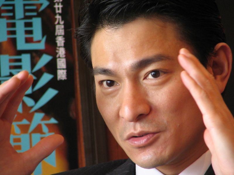 劉德華於2005年2月24日出席香港國際電影節。這是《焚城》主演的資料照片,不是電影劇照、范偉立造型或2026年Netflix活動。Bread Pete / Wikimedia Commons,CC BY-SA 2.0;本站未修改原檔。